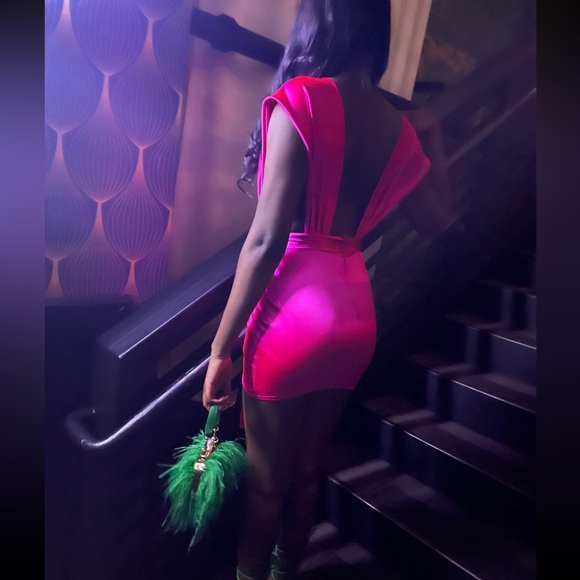 Pink custom v cut dress - Picture 2 of 2